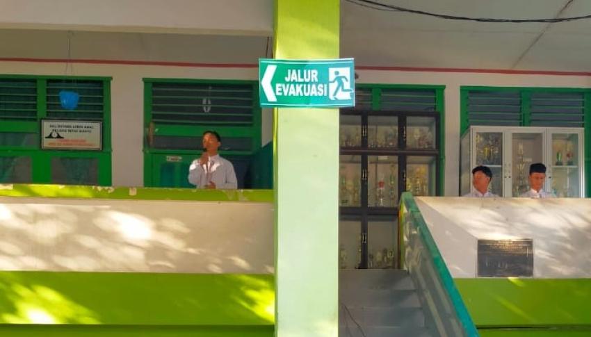 Pengarahan oleh Kepala SMAN 1 Kendari