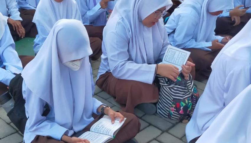 Aktivitas membaca yasin